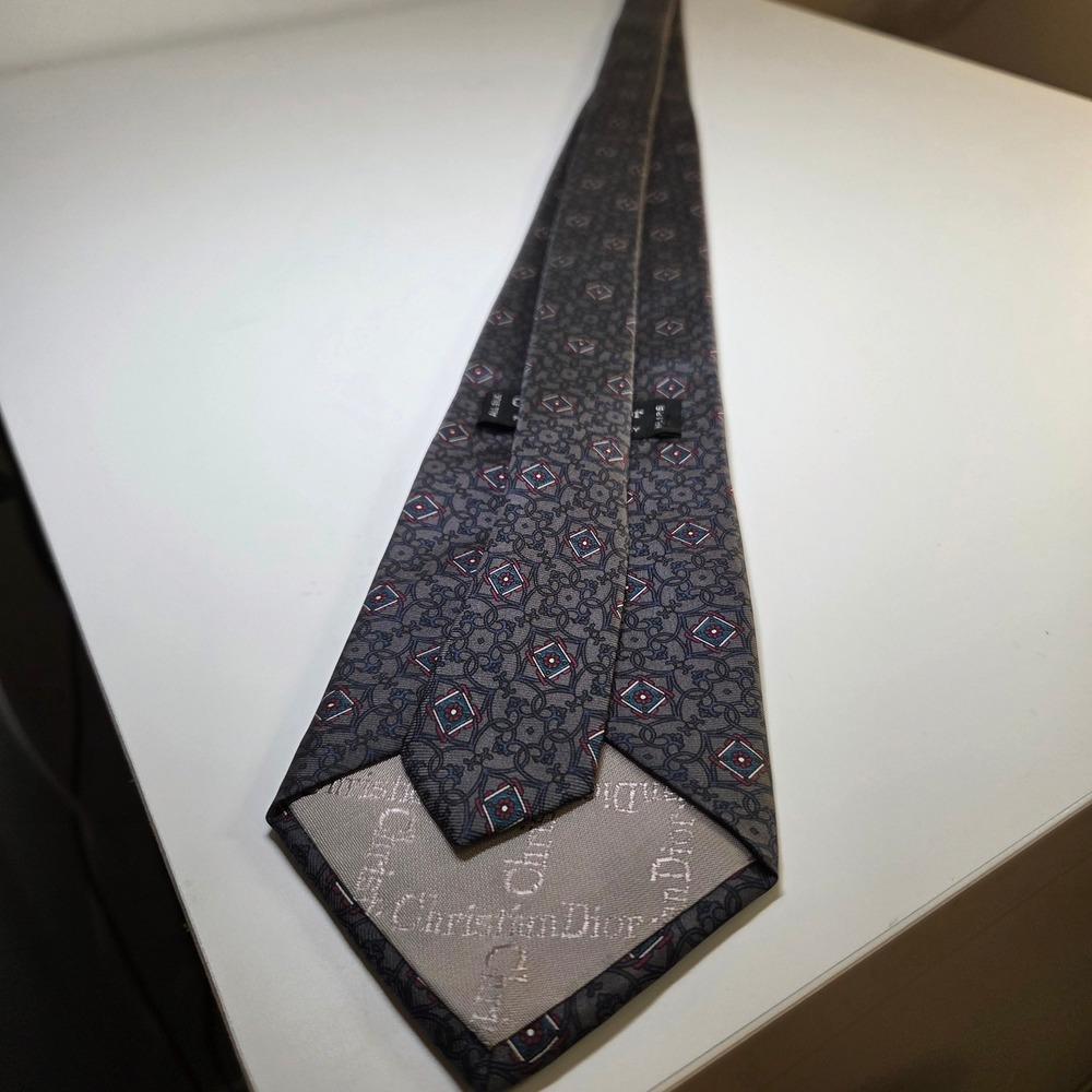 Christian Dior Mens Silk Tie Grey Burgundy Blue Geometric Medallion Italy Fabric - Picture 5 of 6